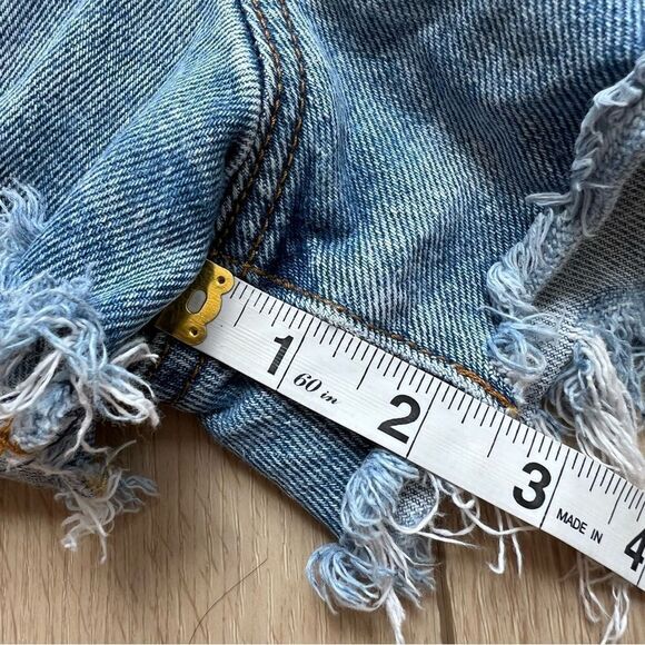 Levi’s Cut Off Jean Shorts Distressed Denim Daisy Dukes Size 27 - Picture 5 of 10